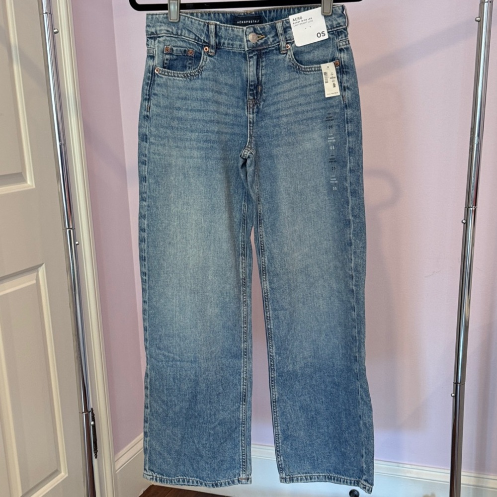 Aeropostale Medium Wash Straight-Leg Jeans